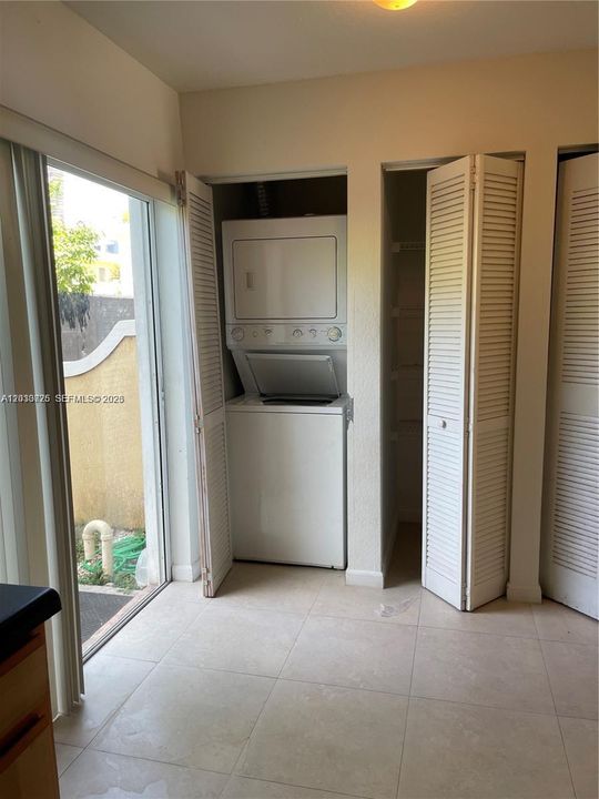 For Sale: $325,000 (3 beds, 2 baths, 1129 Square Feet)