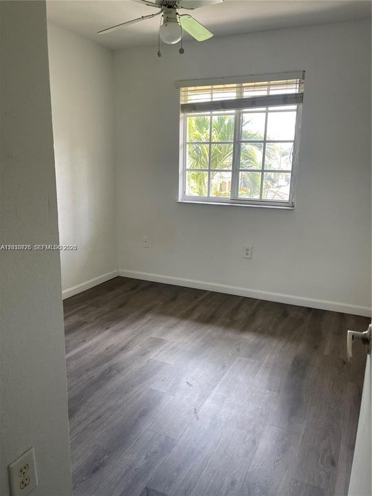 For Sale: $325,000 (3 beds, 2 baths, 1129 Square Feet)