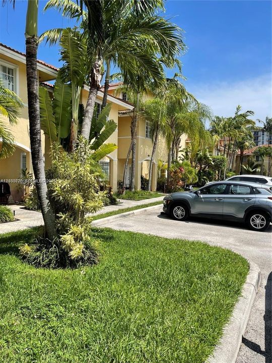 For Sale: $325,000 (3 beds, 2 baths, 1129 Square Feet)