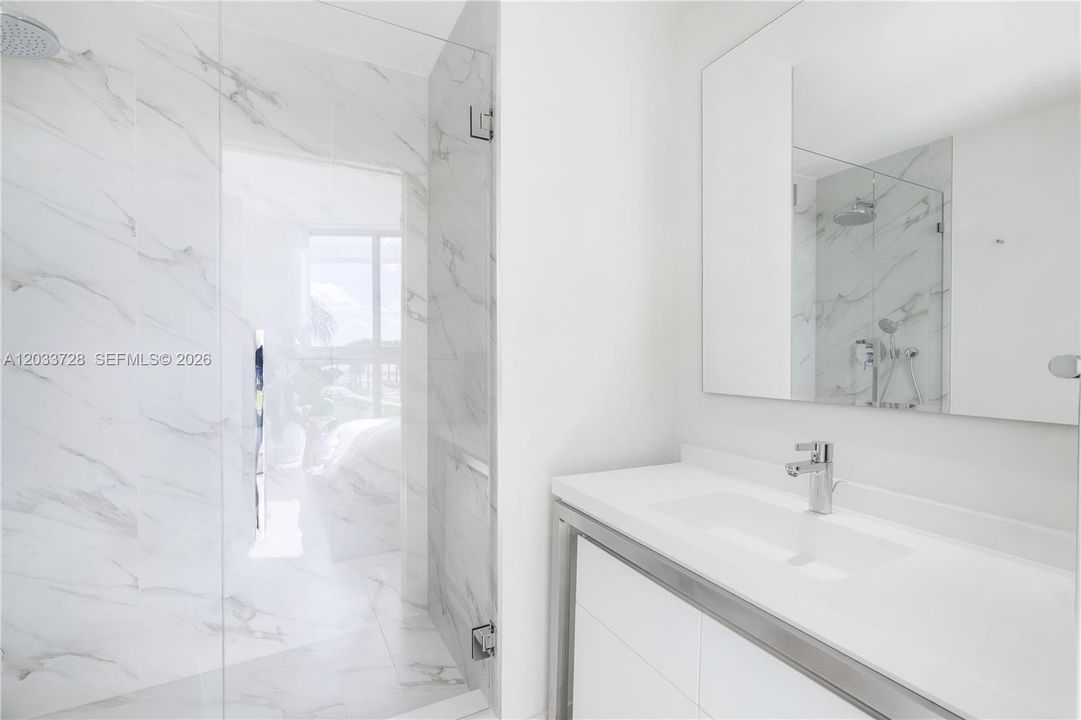 For Rent: $4,000 (2 beds, 2 baths, 1179 Square Feet)