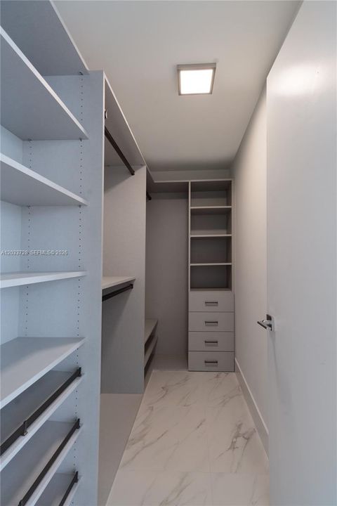 For Rent: $4,000 (2 beds, 2 baths, 1179 Square Feet)