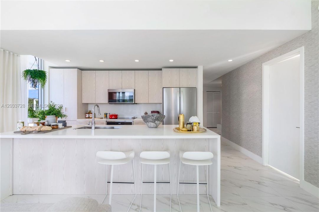 For Rent: $4,000 (2 beds, 2 baths, 1179 Square Feet)