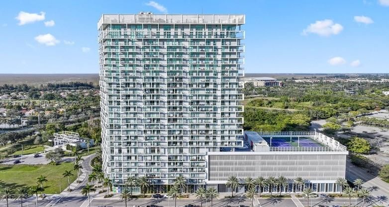 For Rent: $4,000 (2 beds, 2 baths, 1179 Square Feet)