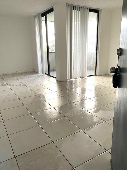 В аренду: $1,800 (1 спален, 1 ванн, 796 Квадратных фут)