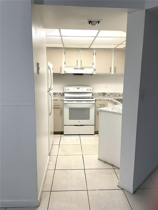 В аренду: $1,800 (1 спален, 1 ванн, 796 Квадратных фут)