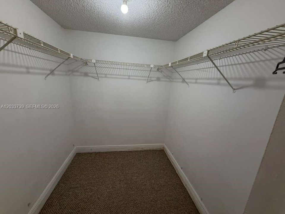 For Rent: $2,300 (2 beds, 2 baths, 1106 Square Feet)