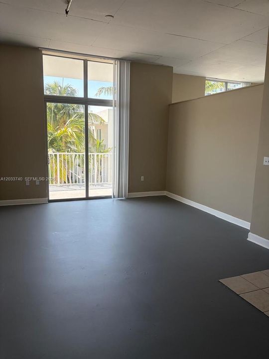 For Sale: $313,000 (2 beds, 2 baths, 1076 Square Feet)
