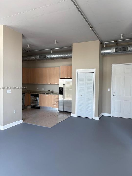 For Sale: $313,000 (2 beds, 2 baths, 1076 Square Feet)