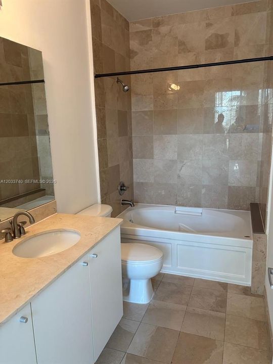 For Sale: $313,000 (2 beds, 2 baths, 1076 Square Feet)