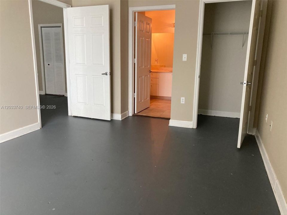 For Sale: $313,000 (2 beds, 2 baths, 1076 Square Feet)