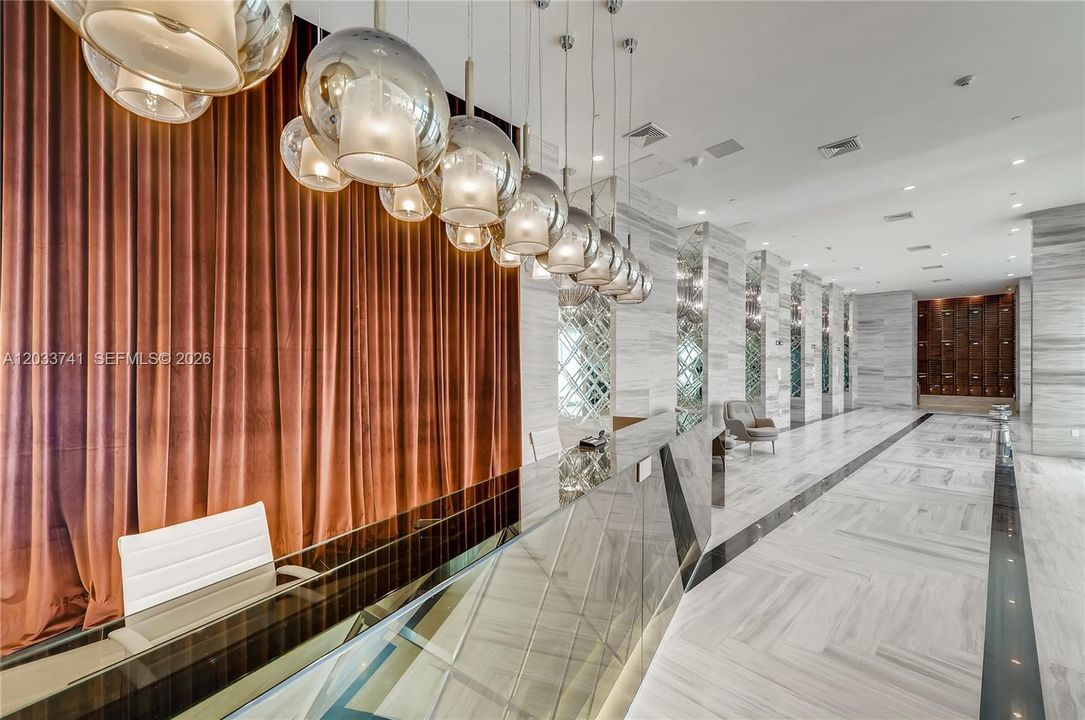 For Rent: $3,100 (1 beds, 1 baths, 1007 Square Feet)