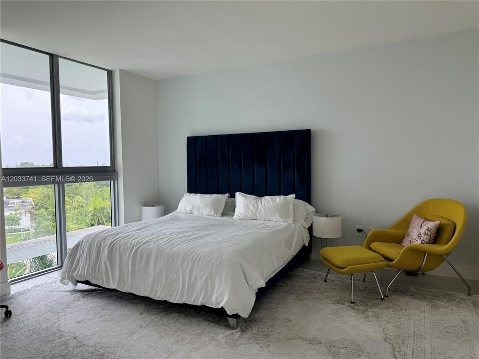 For Rent: $3,100 (1 beds, 1 baths, 1007 Square Feet)