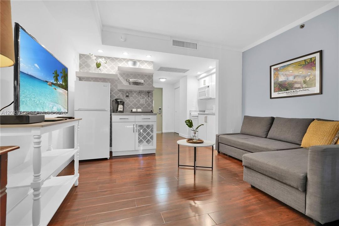 For Rent: $2,600 (0 beds, 1 baths, 398 Square Feet)