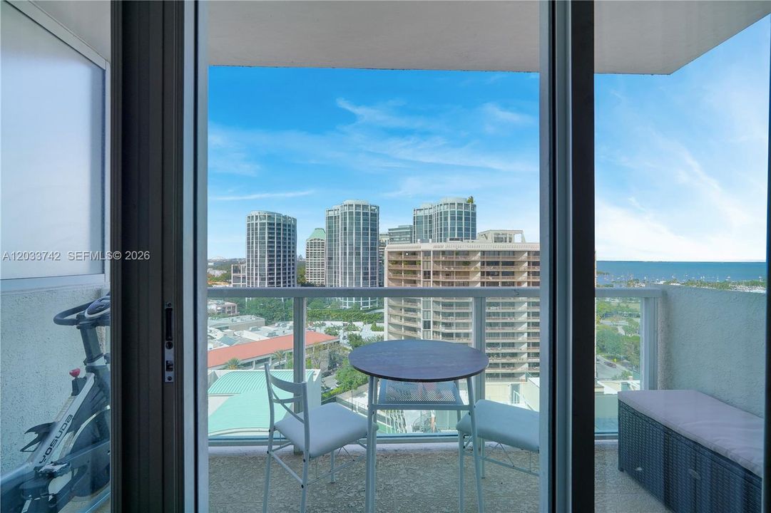 For Rent: $2,600 (0 beds, 1 baths, 398 Square Feet)