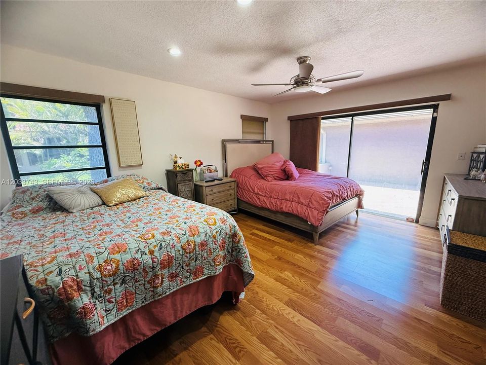 For Sale: $325,000 (2 beds, 2 baths, 1615 Square Feet)