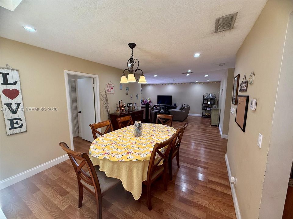 For Sale: $325,000 (2 beds, 2 baths, 1615 Square Feet)