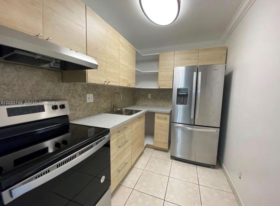 For Rent: $2,325 (2 beds, 2 baths, 1099 Square Feet)