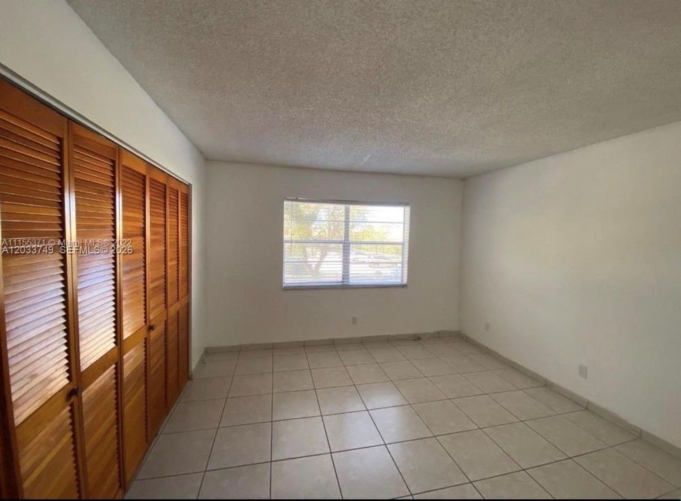 For Rent: $2,325 (2 beds, 2 baths, 1099 Square Feet)
