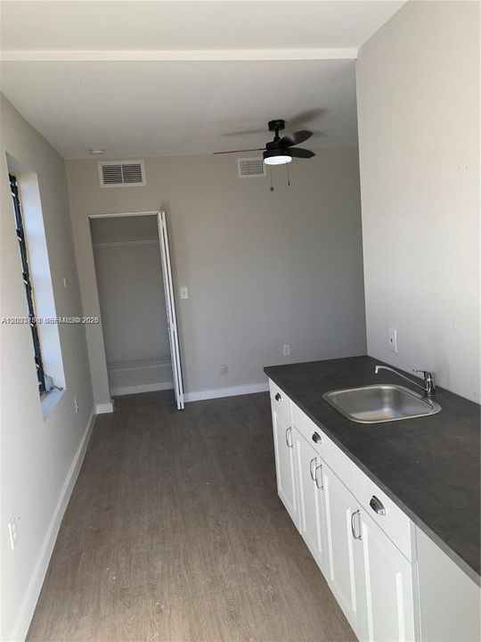 For Rent: $1,050 (0 beds, 1 baths, 2792 Square Feet)