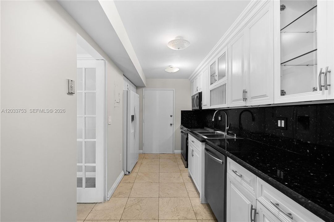 For Sale: $270,000 (2 beds, 2 baths, 1251 Square Feet)