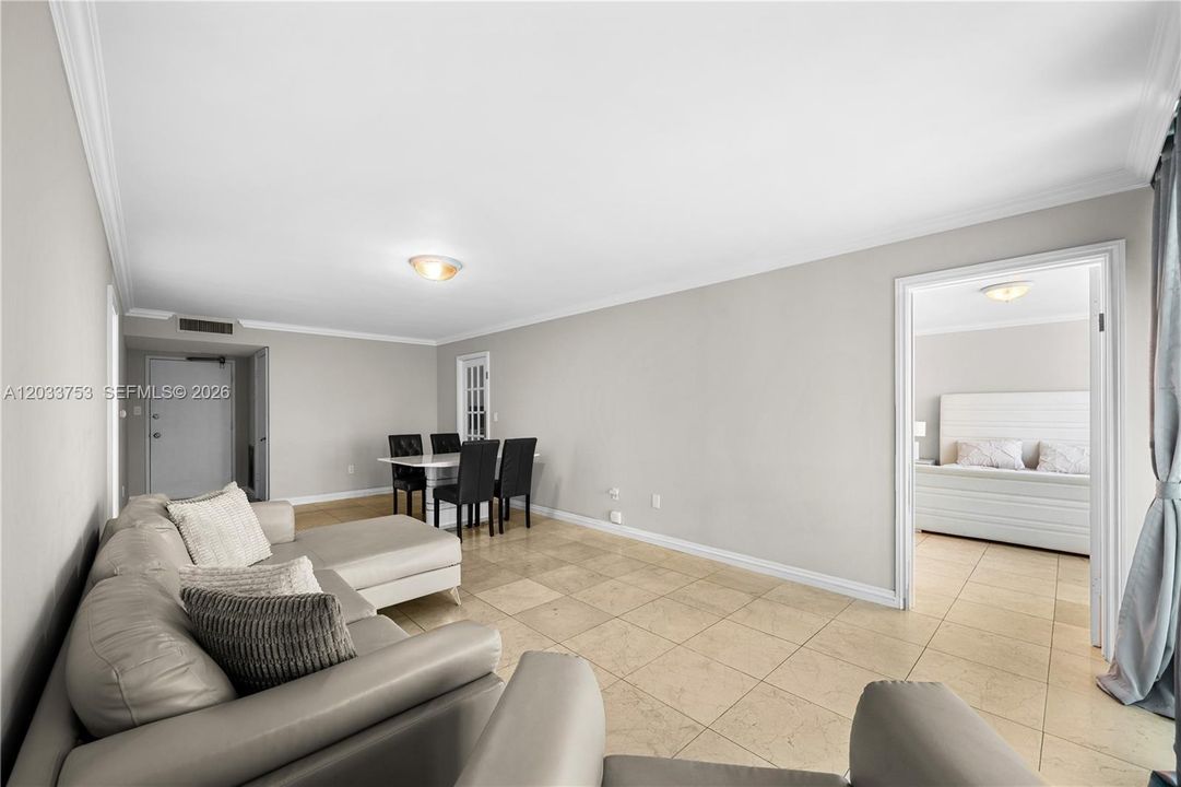 For Sale: $270,000 (2 beds, 2 baths, 1251 Square Feet)