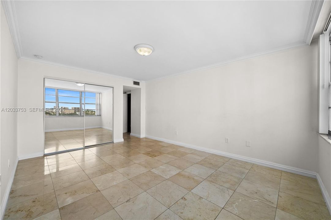 For Sale: $270,000 (2 beds, 2 baths, 1251 Square Feet)
