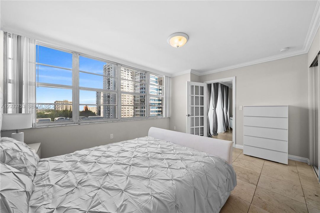 For Sale: $270,000 (2 beds, 2 baths, 1251 Square Feet)