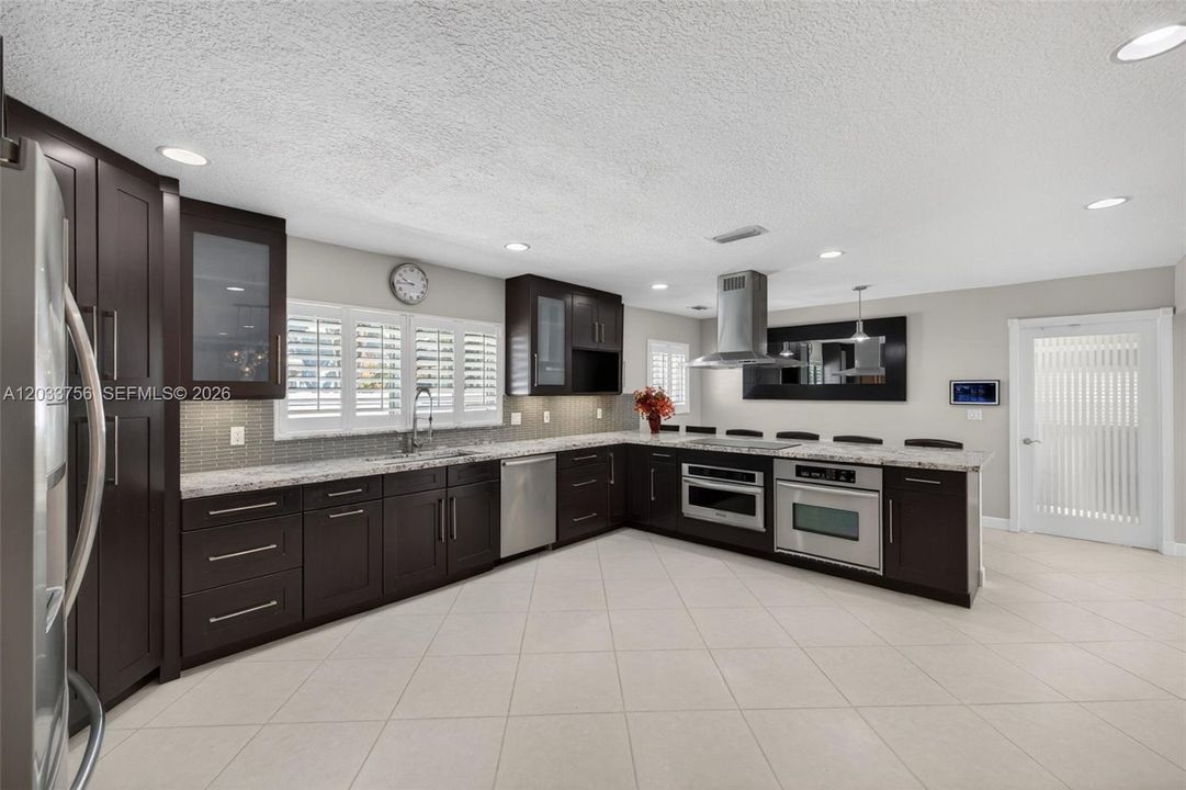 For Sale: $1,095,000 (4 beds, 3 baths, 2730 Square Feet)