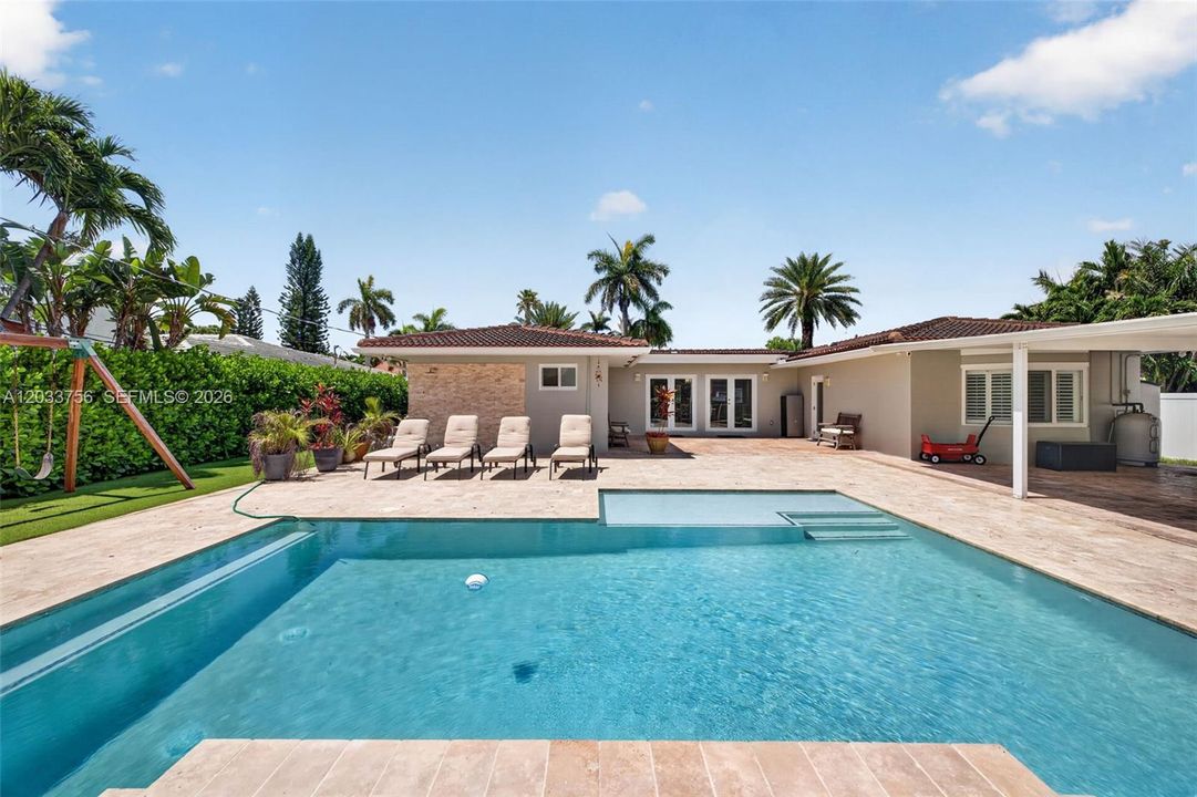 For Sale: $1,095,000 (4 beds, 3 baths, 2730 Square Feet)