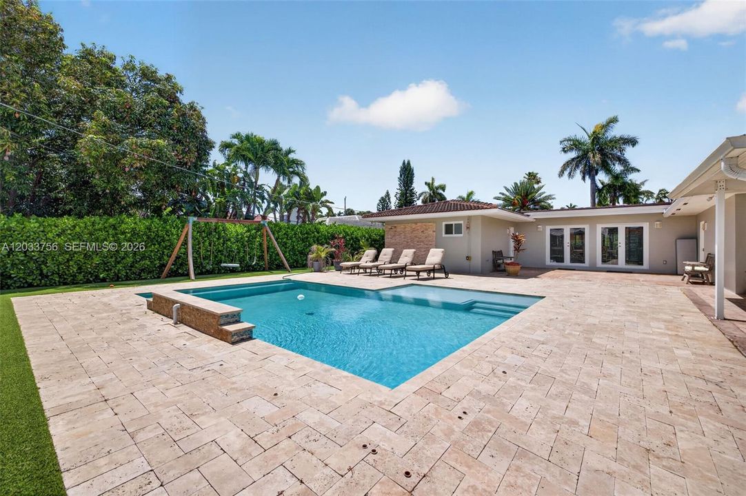 For Sale: $1,095,000 (4 beds, 3 baths, 2730 Square Feet)