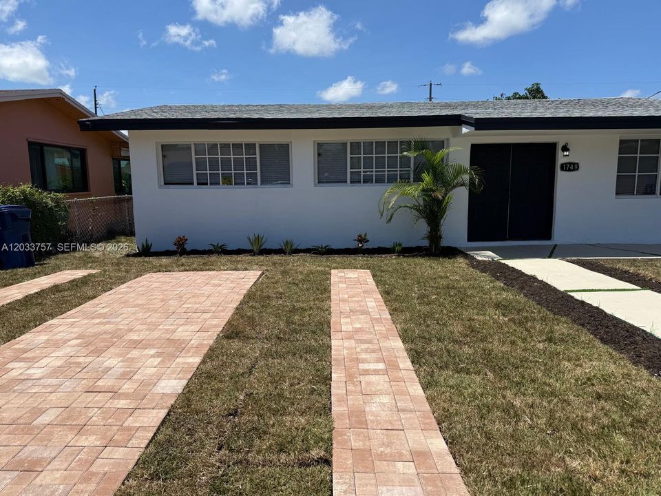 For Sale: $495,000 (3 beds, 2 baths, 1120 Square Feet)