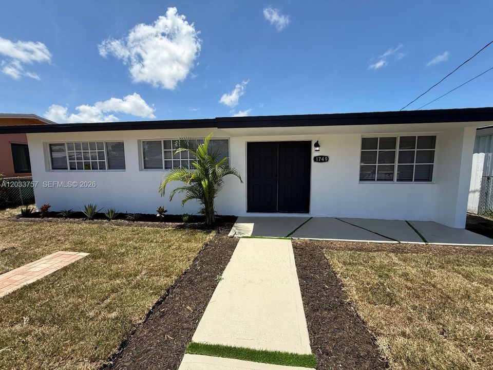For Sale: $495,000 (3 beds, 2 baths, 1120 Square Feet)