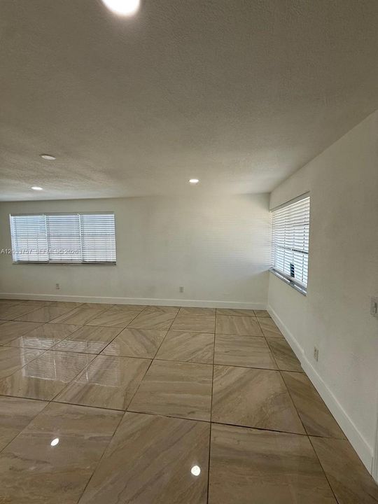 For Sale: $495,000 (3 beds, 2 baths, 1120 Square Feet)