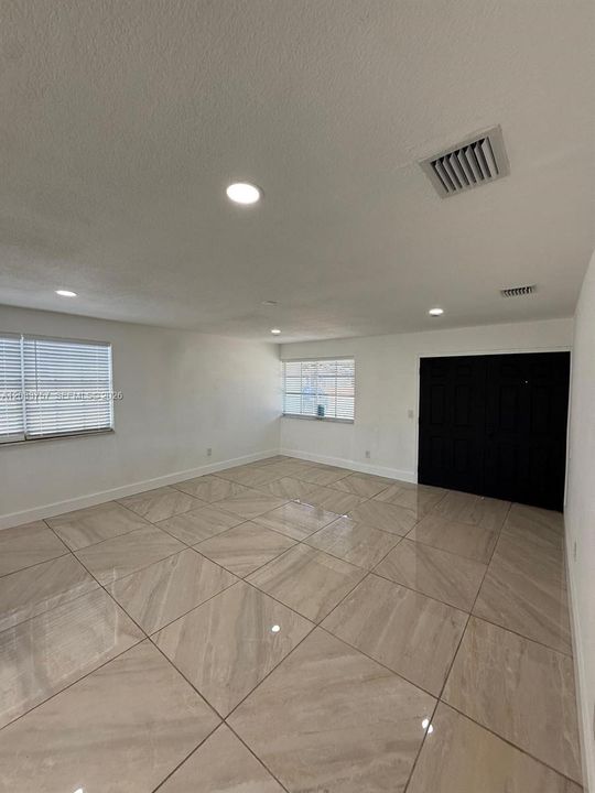 For Sale: $495,000 (3 beds, 2 baths, 1120 Square Feet)