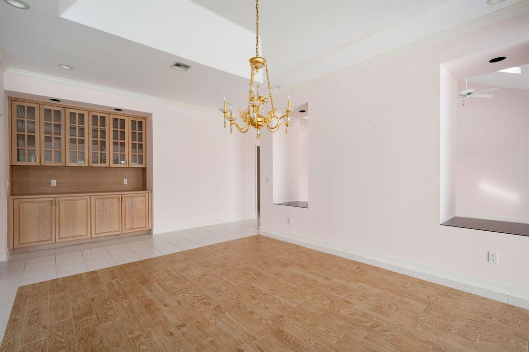 14-web-or-mls-3500 Marsh Lane-14