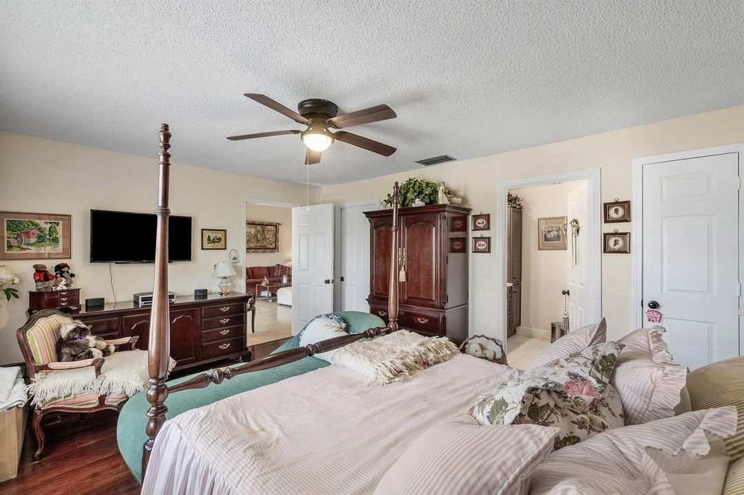 022-19919DeanDrive-BocaRaton-FL-33434-SM