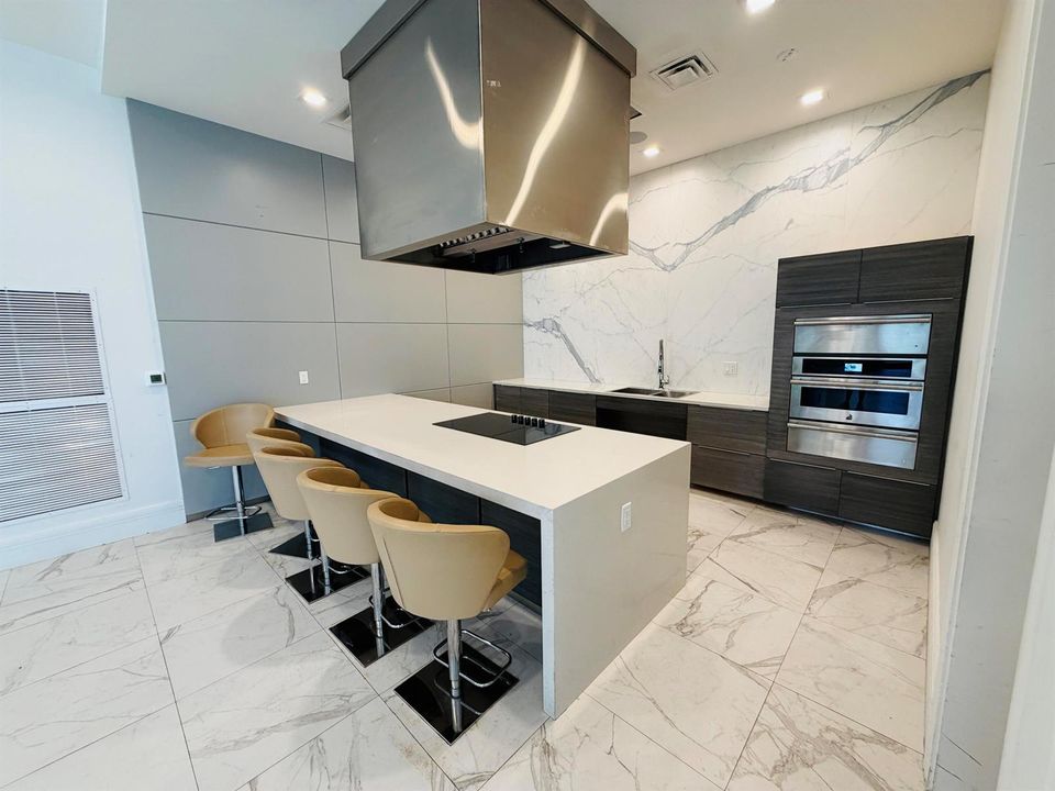 Grande Room Kitchen