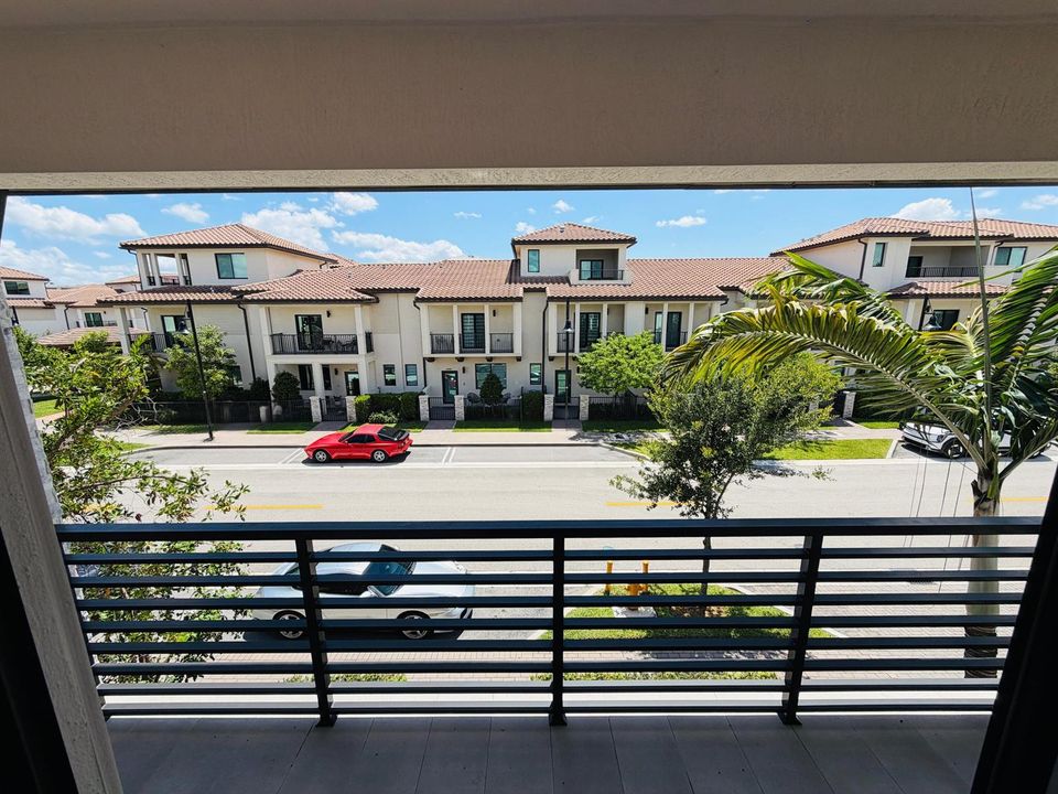 MB Balcony 1