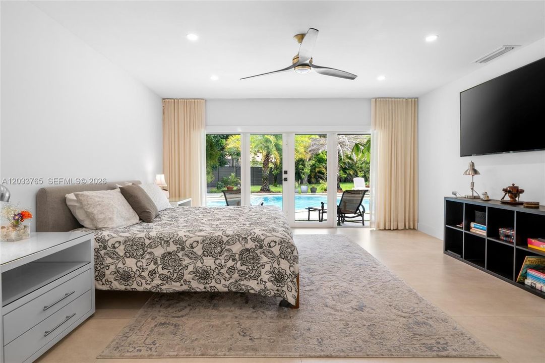 En Renta: $7,950 (4 camas, 3 baños, 2698 Pies cuadrados)