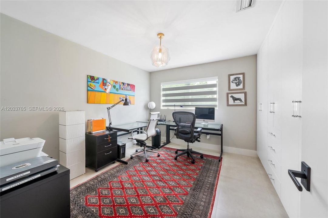 En Renta: $7,950 (4 camas, 3 baños, 2698 Pies cuadrados)