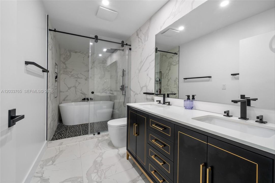 En Renta: $7,950 (4 camas, 3 baños, 2698 Pies cuadrados)
