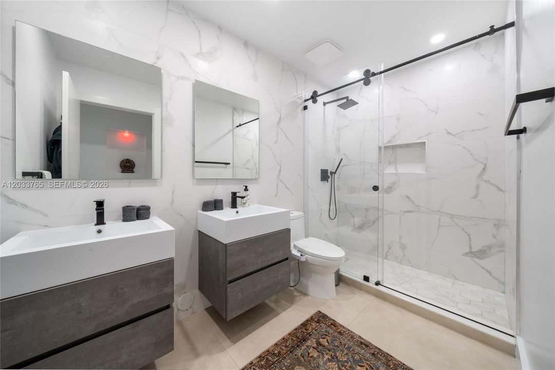 En Renta: $7,950 (4 camas, 3 baños, 2698 Pies cuadrados)