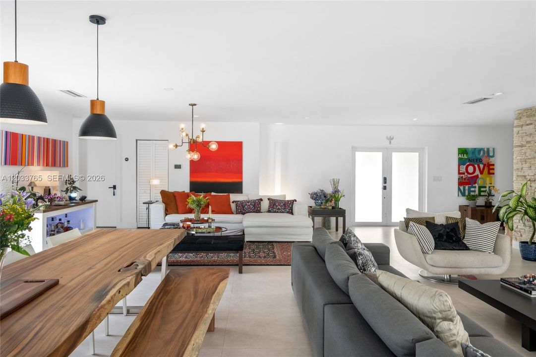 En Renta: $7,950 (4 camas, 3 baños, 2698 Pies cuadrados)