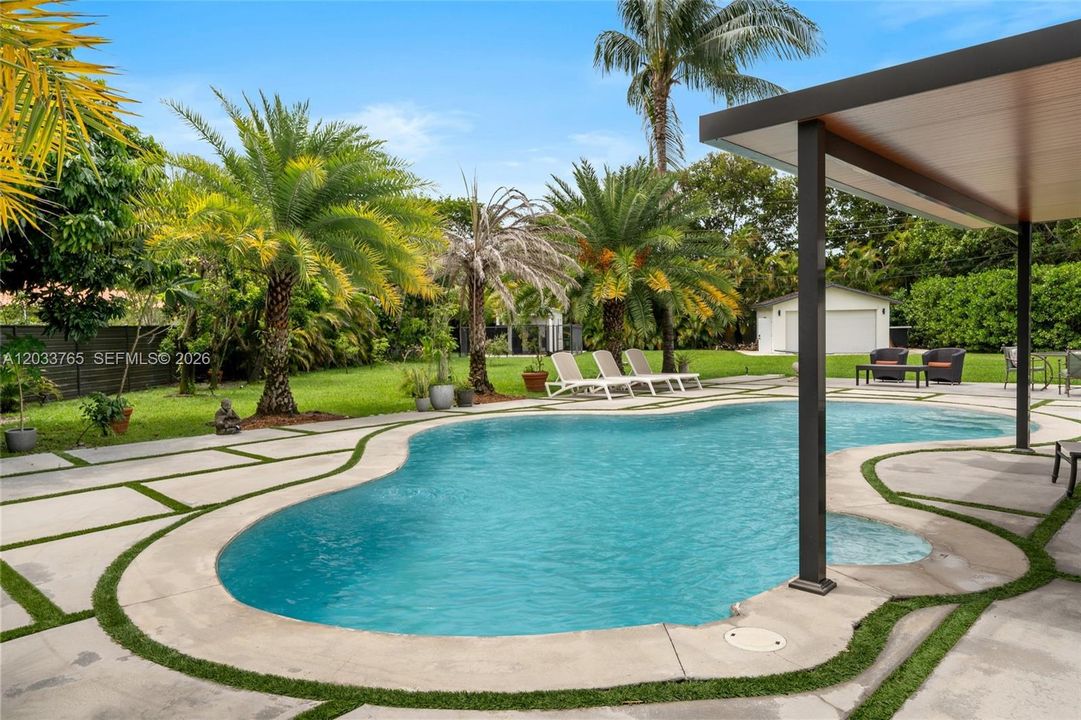 En Renta: $7,950 (4 camas, 3 baños, 2698 Pies cuadrados)