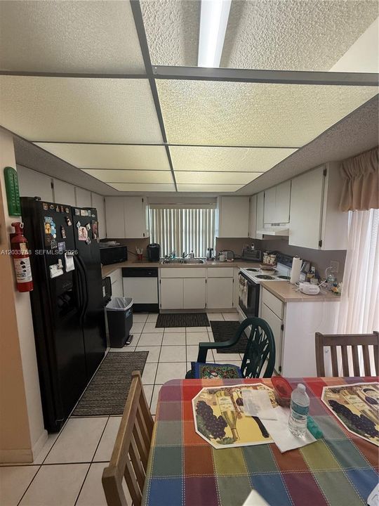En Venta: $549,900 (3 camas, 2 baños, 1411 Pies cuadrados)