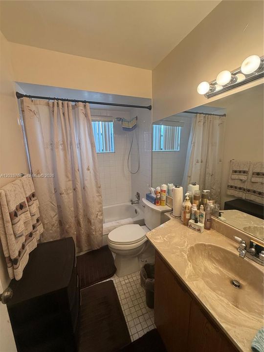 En Venta: $549,900 (3 camas, 2 baños, 1411 Pies cuadrados)