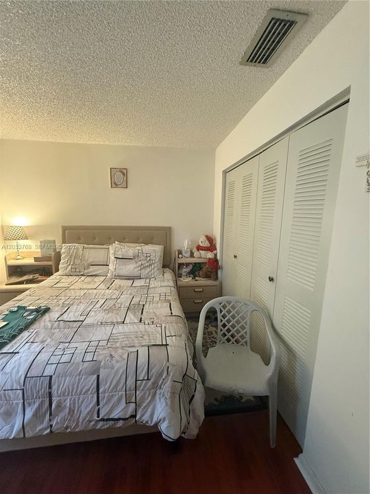 En Venta: $549,900 (3 camas, 2 baños, 1411 Pies cuadrados)