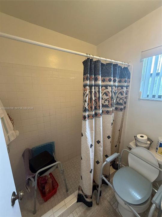 En Venta: $549,900 (3 camas, 2 baños, 1411 Pies cuadrados)