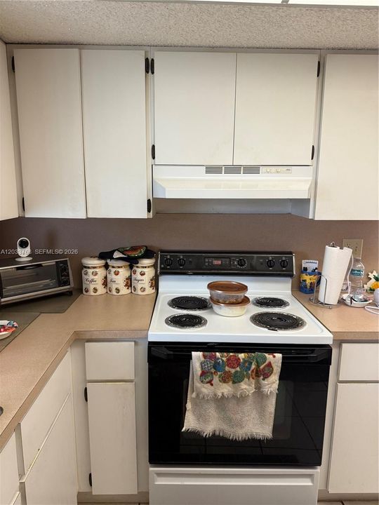 En Venta: $549,900 (3 camas, 2 baños, 1411 Pies cuadrados)