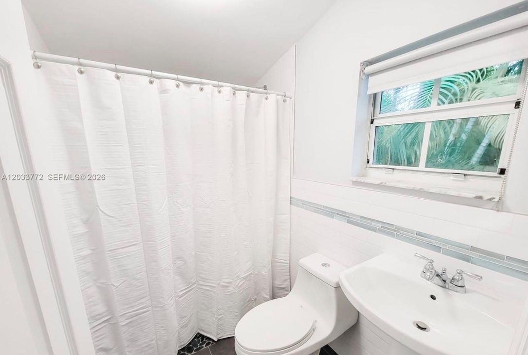 For Rent: $6,300 (4 beds, 3 baths, 1588 Square Feet)